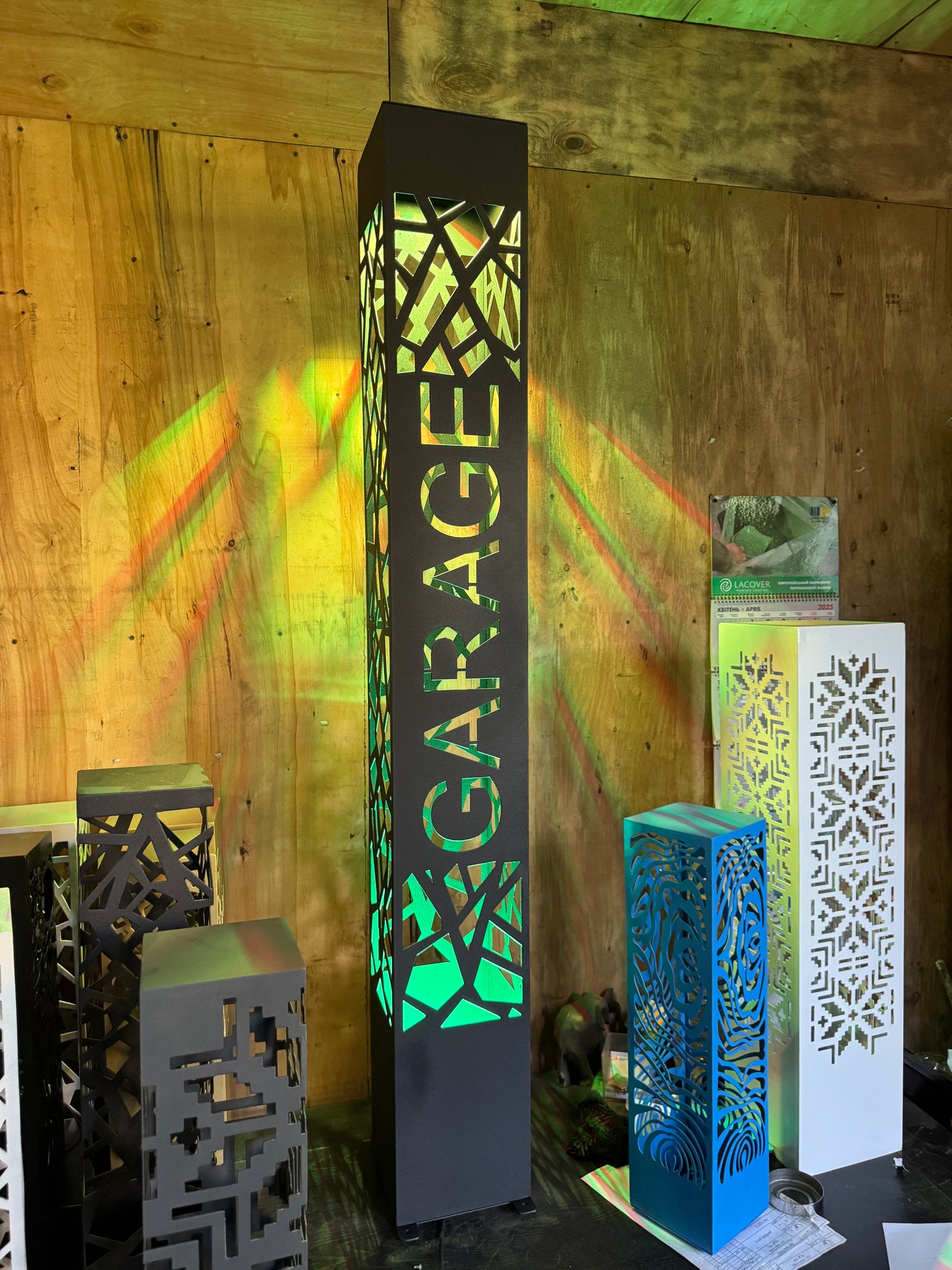 custom metal column lamp LED outdoor lighting with illuminated lettering