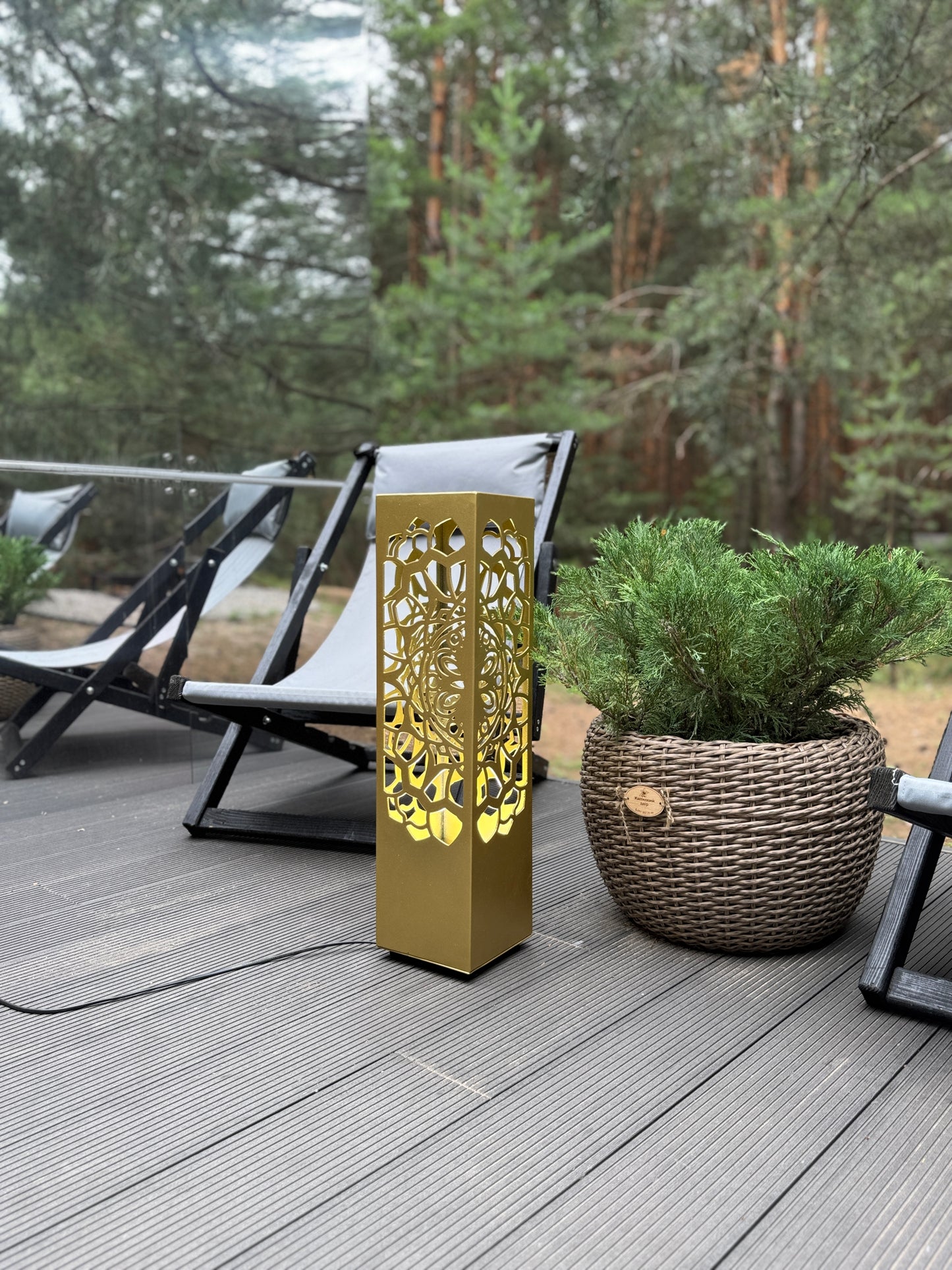 gold metal LED pillar lamp with laser cut pattern design