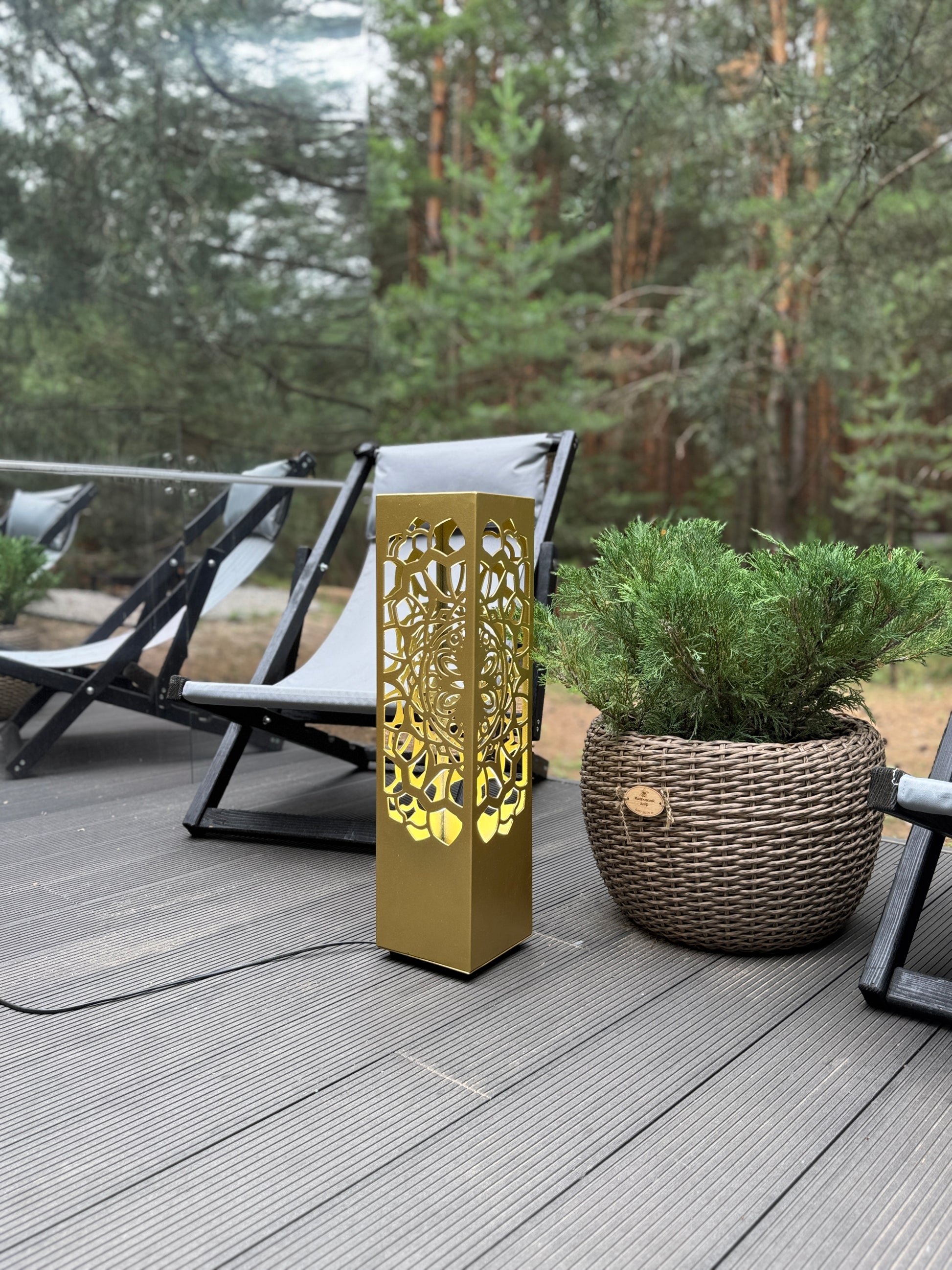 gold metal LED pillar lamp with laser cut pattern design