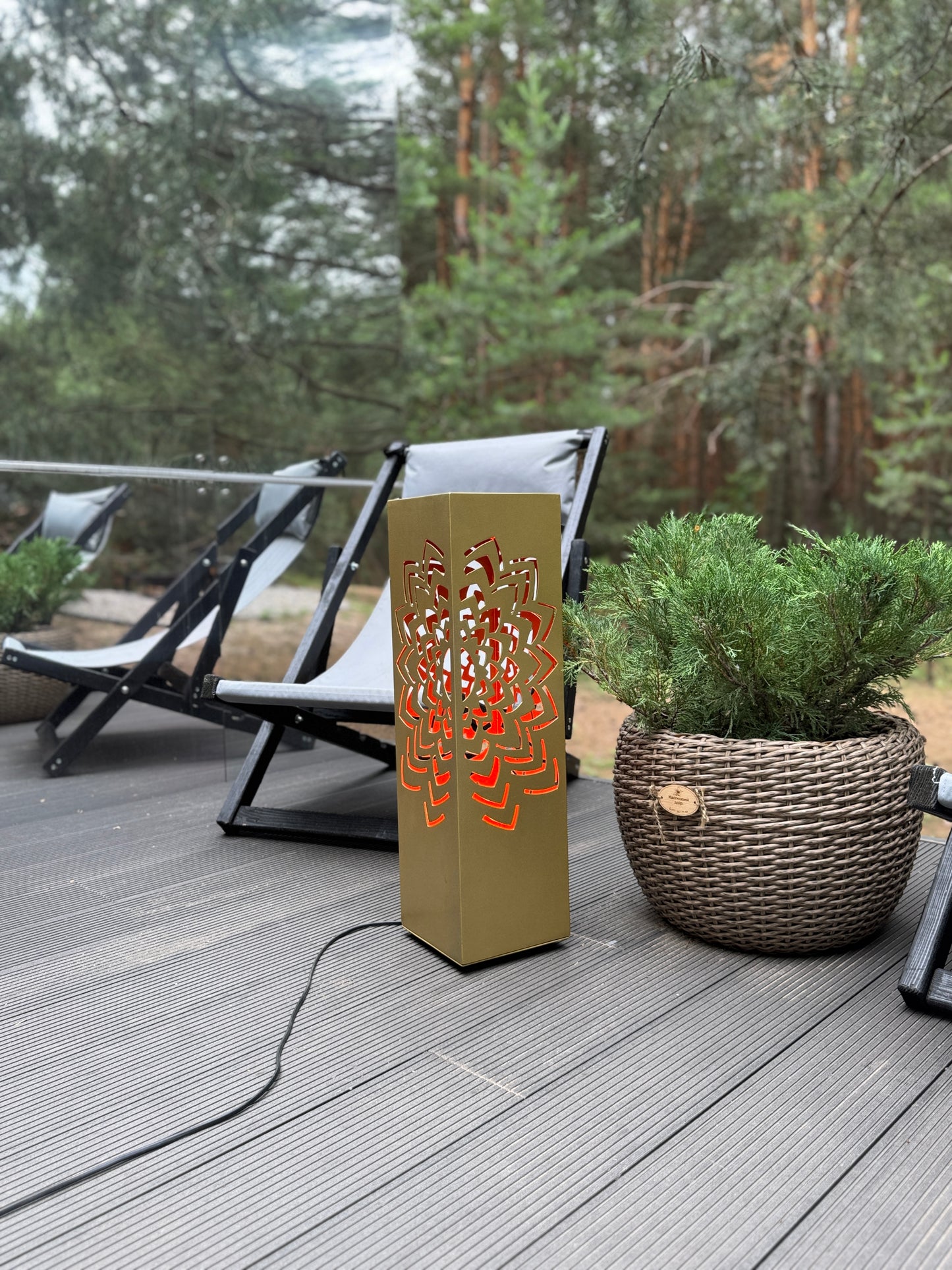 architectural outdoor lighting gold metal column LED lamp