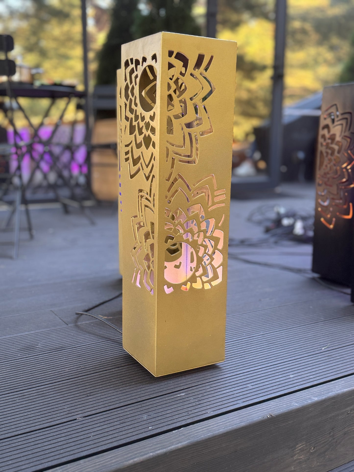modern gold column lamp LED metal garden lighting fixture