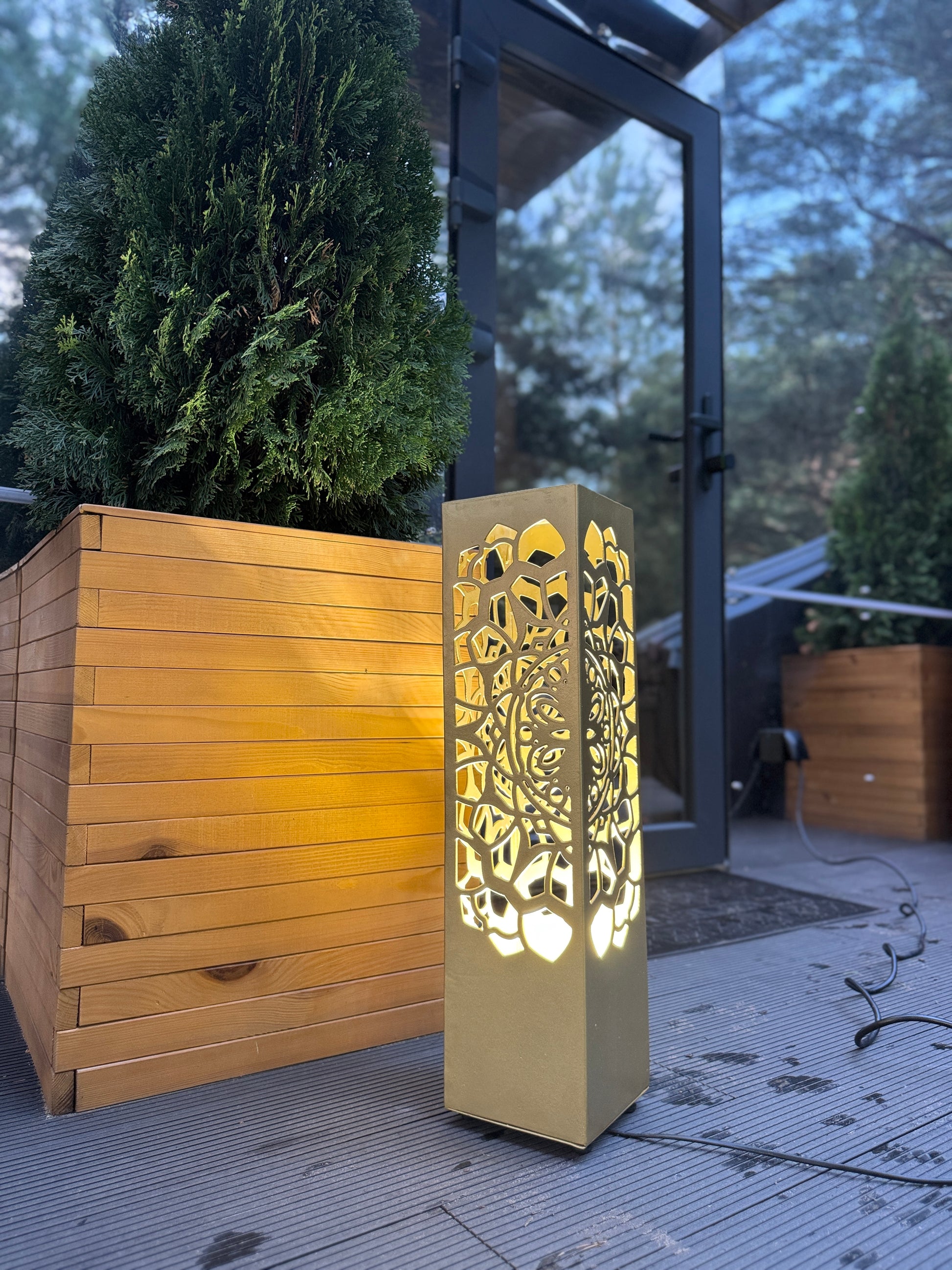 decorative gold metal column lamp LED landscape lighting design