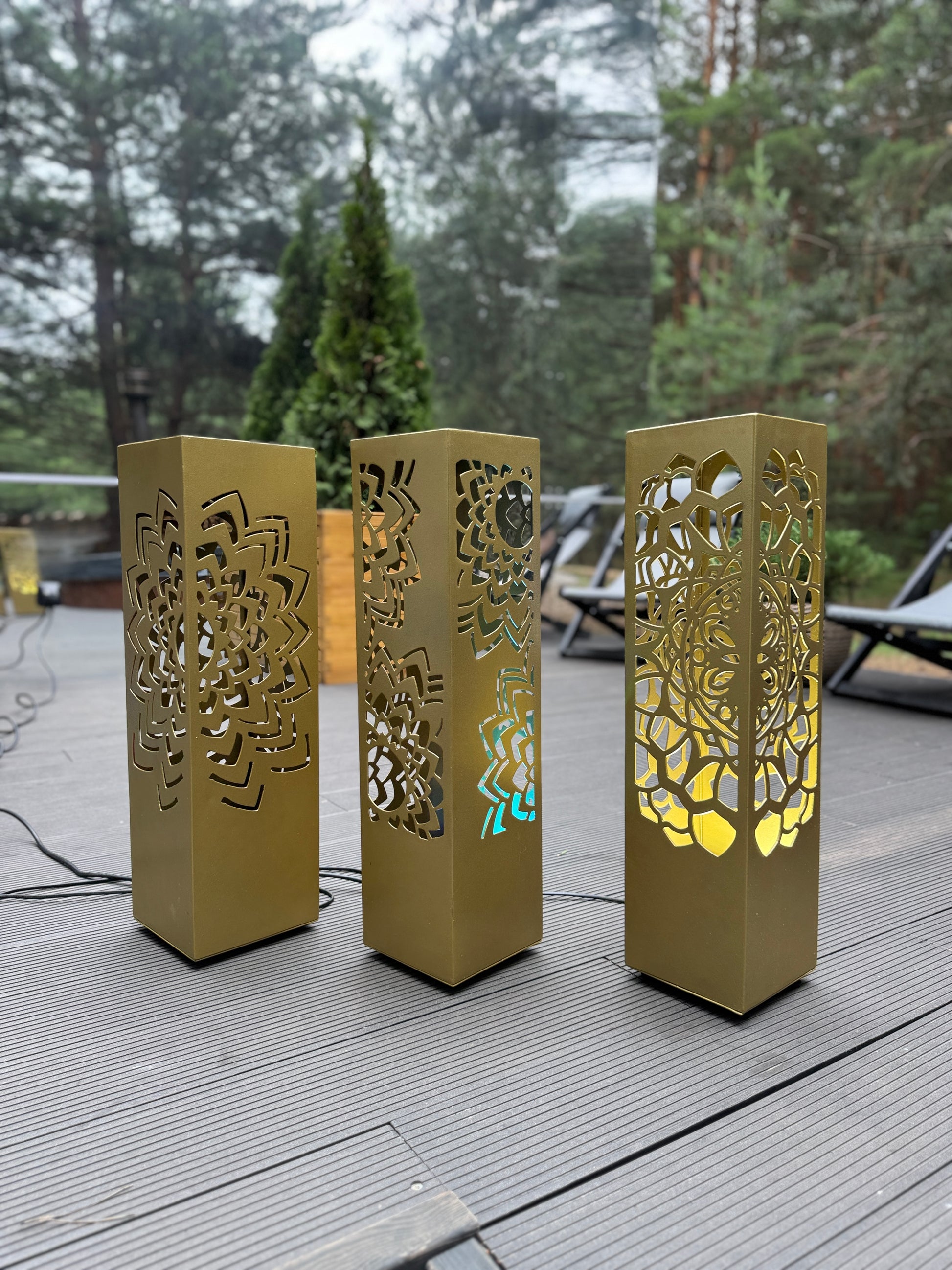 laser cut gold metal column lamp LED outdoor lighting fixture