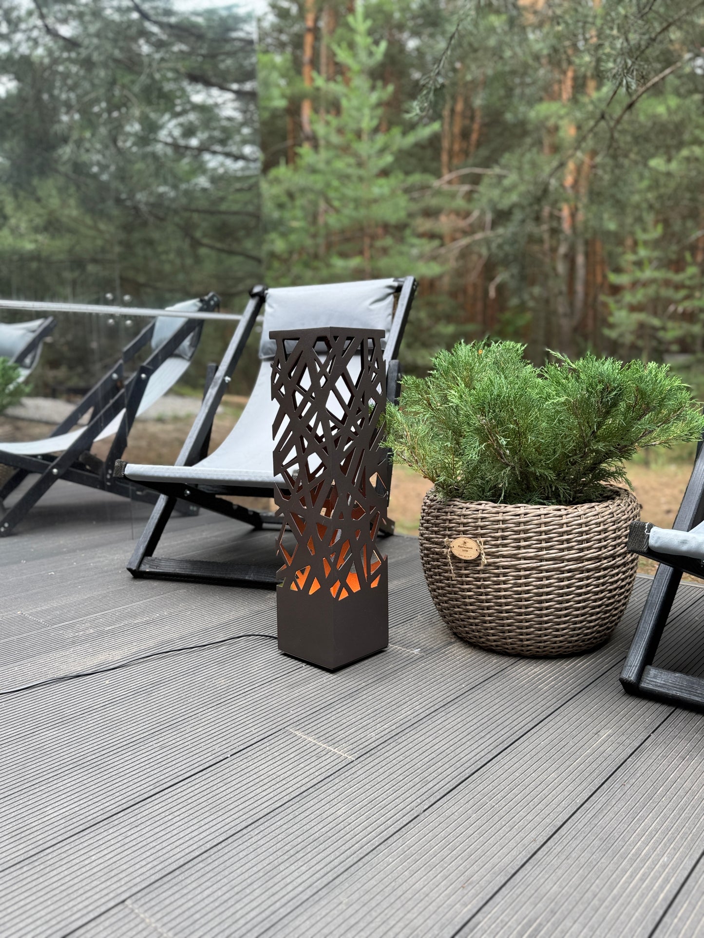 outdoor LED floor lamp metal garden sculpture with ambient lighting
