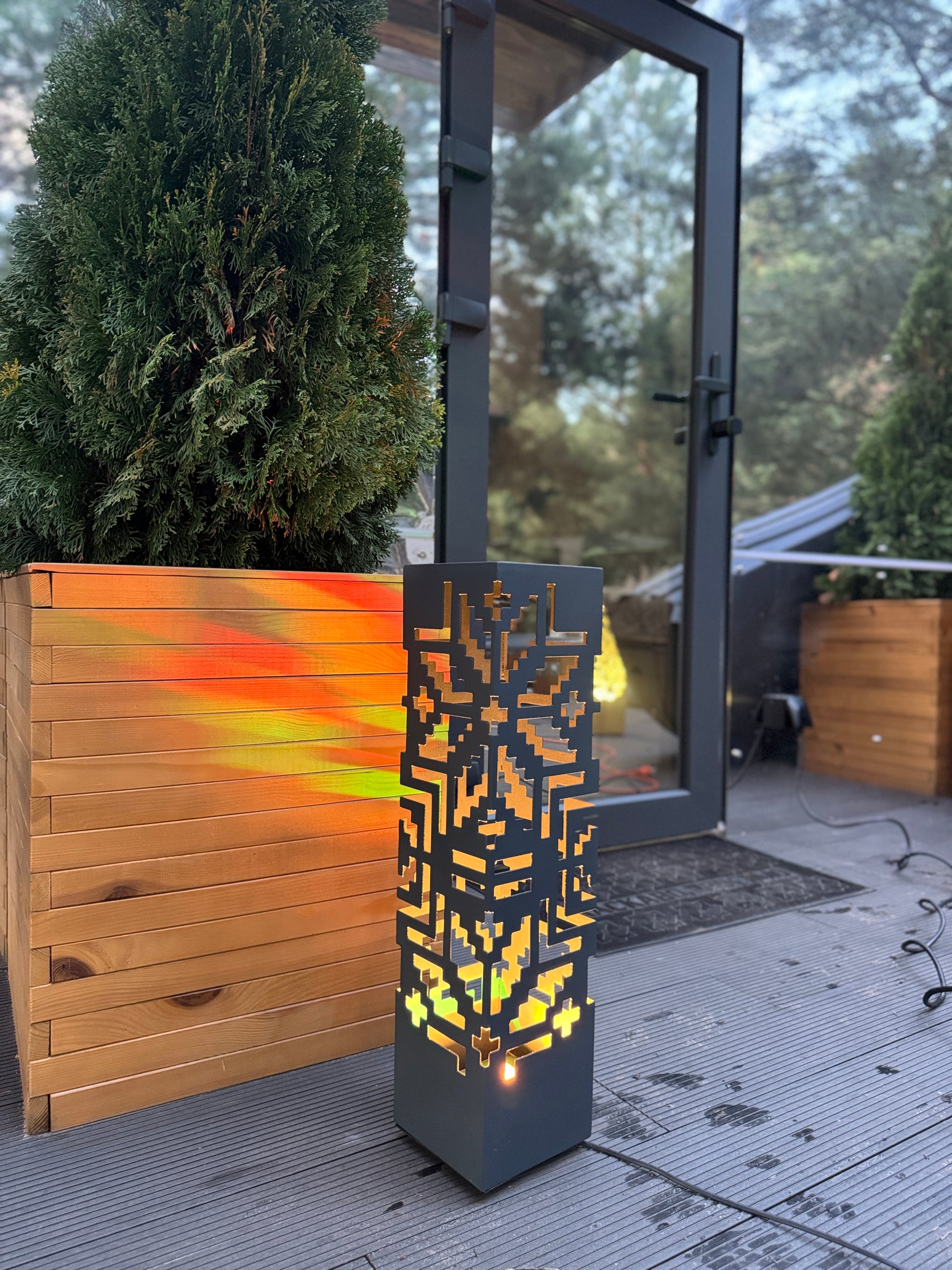 modern metal column lamp LED outdoor garden lighting fixture