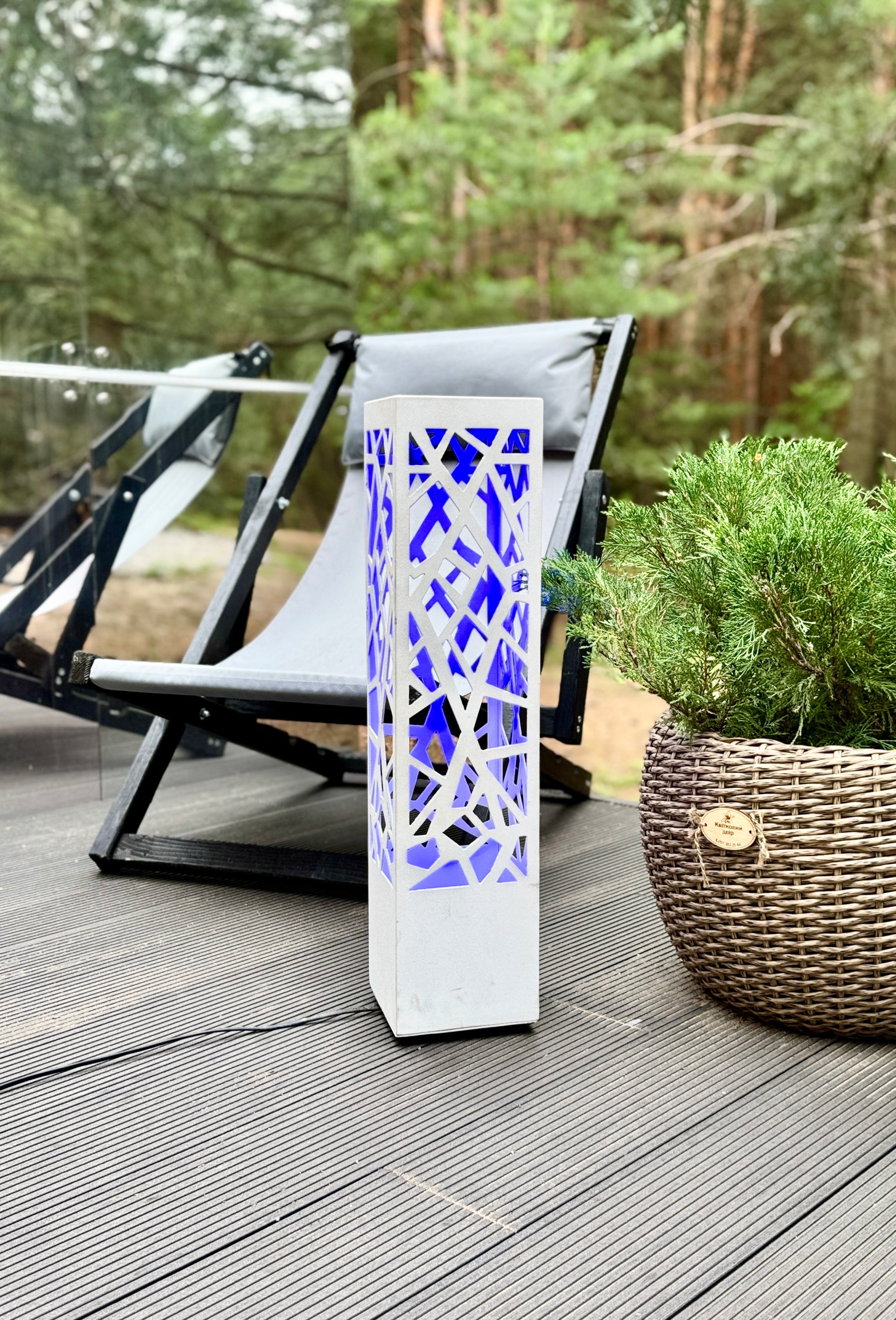 modern outdoor LED column lamp laser cut metal construction