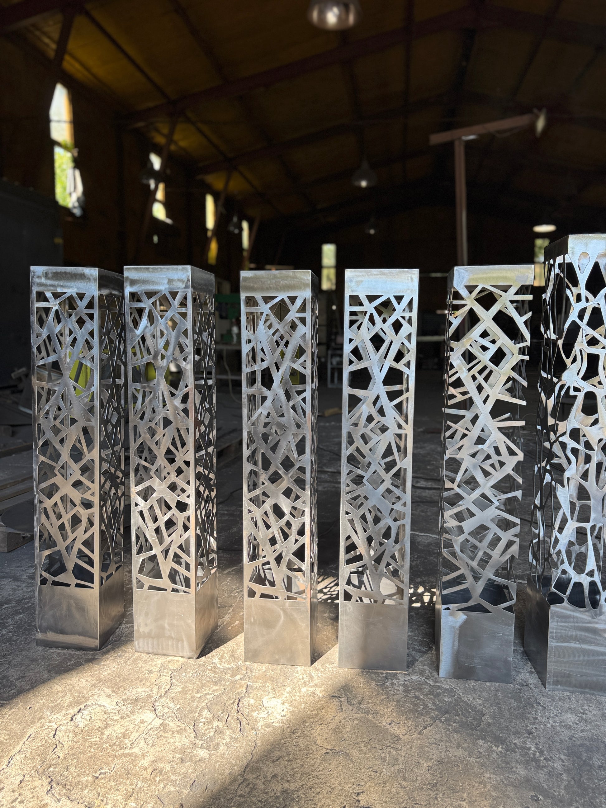 modern landscape lighting metal column lamp with LED technology