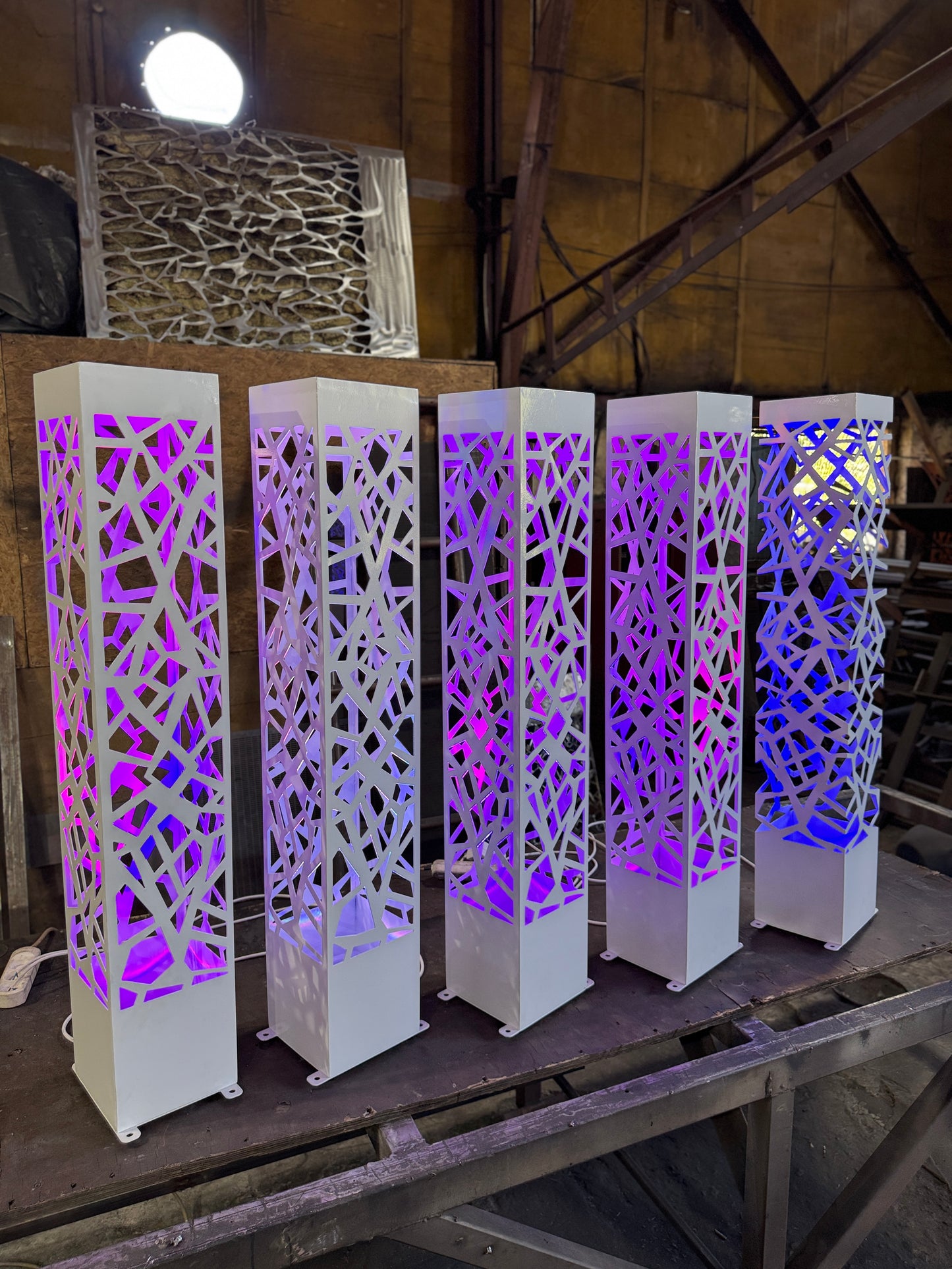 garden column LED lamp metal structure with decorative cutouts