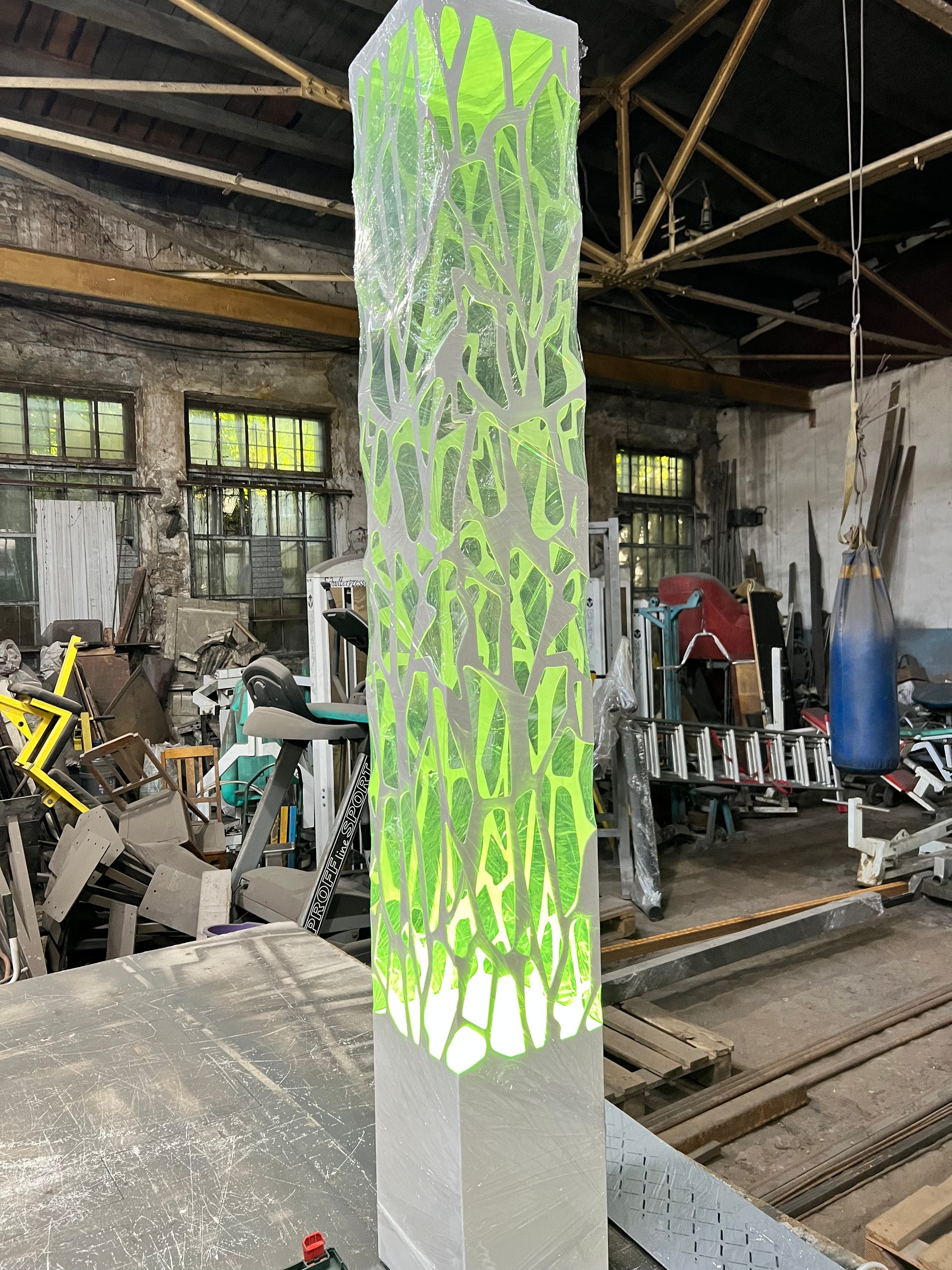 laser cut white metal column lamp LED decorative lighting